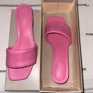 Marc Fisher block heel sandal in pink with quilted accent